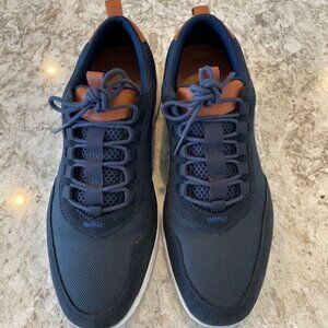 Mens Wolf & Shepherd Victory Crossover Trainers Navy/White 9.5